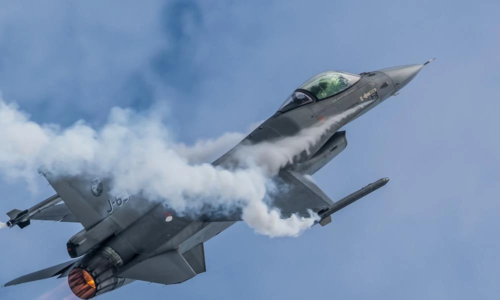 Έκτακτο: Αμερικανικό F-16 συνετρίβη στην "αγκαλιά" της Κίνας και της Βόρειας Κορέας